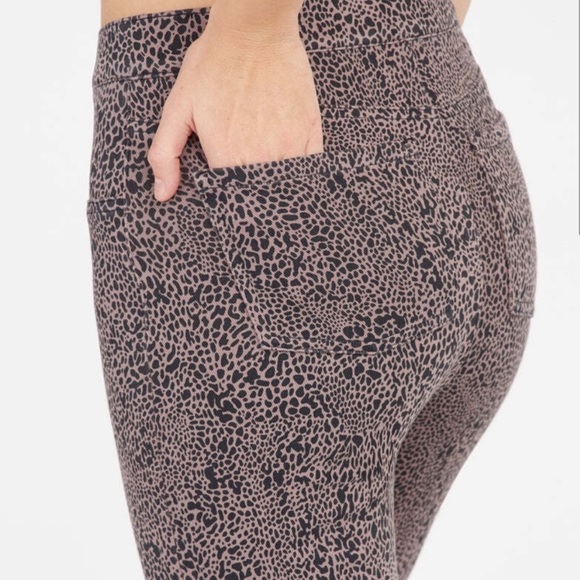 SPANX Leggings Ankle Jean-ish Desert Dot Color, SIZE LARGE NEW. 0613 - Picture 4 of 9